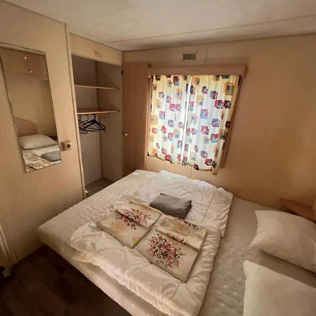 Cerna V Posumavi, Kemp Jestrabi 1 Campsite *